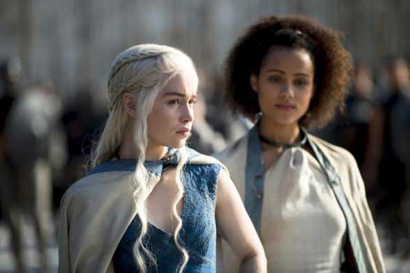 Daenerys targaryen (emilia clarke) e nathalie emmanuel (missandei)