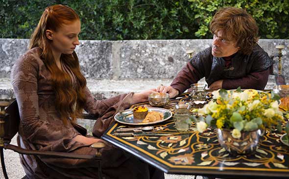 Sansa stark (sophie turner) e tyrion lannister (peter dinklage)