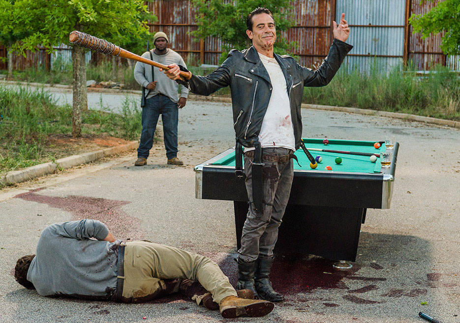 The Walking Dead 7ª Temporada | Reveja a cena em que Spencer prova a Negan que tem estômago