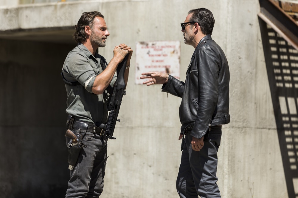 Andrew Lincoln não dirigirá um dos episódios da 10ª temporada de The Walking Dead