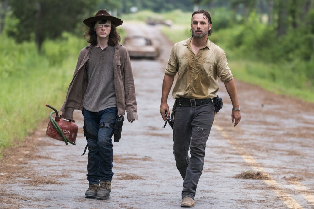 Chandler Riggs Revela as MOTIVAÇÕES do Produtor de The Walking Dead para MATAR Carl!