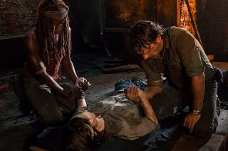 A morte de carl em the walking dead, no 9º episódio da 8ª temporada.