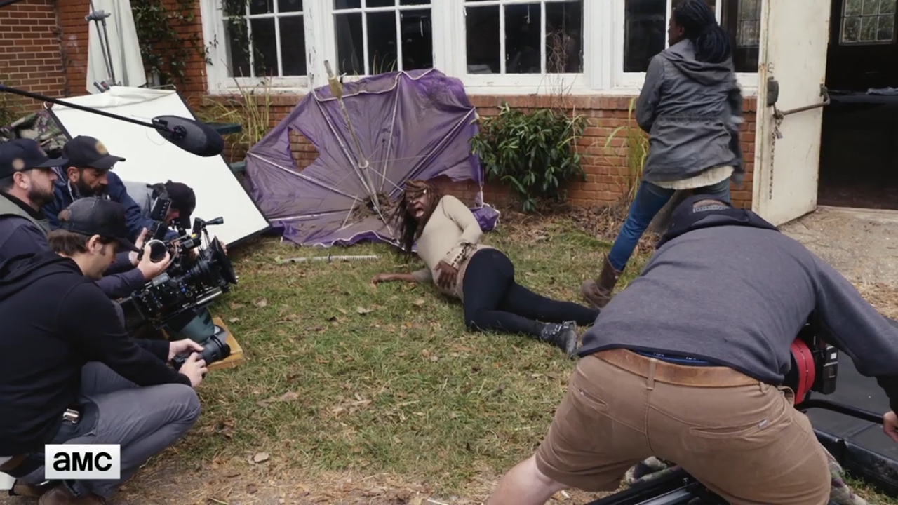 Bastidores The Walking Dead | Veja as Gravações da Michonne Lutando Grávida no 14º Episódio da 9ª Temporada!