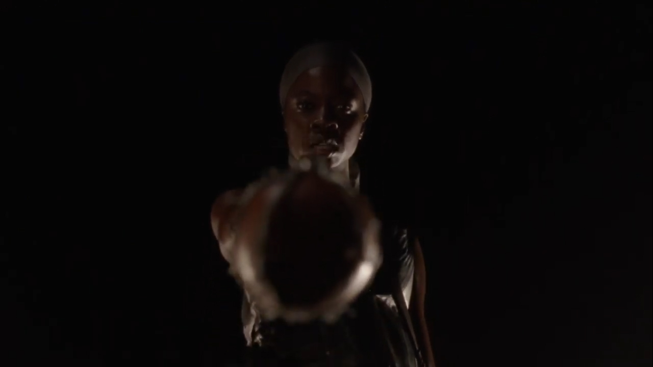 Michonne usa a Lucille em novo vídeo do retorno da 10ª temporada de The Walking Dead!