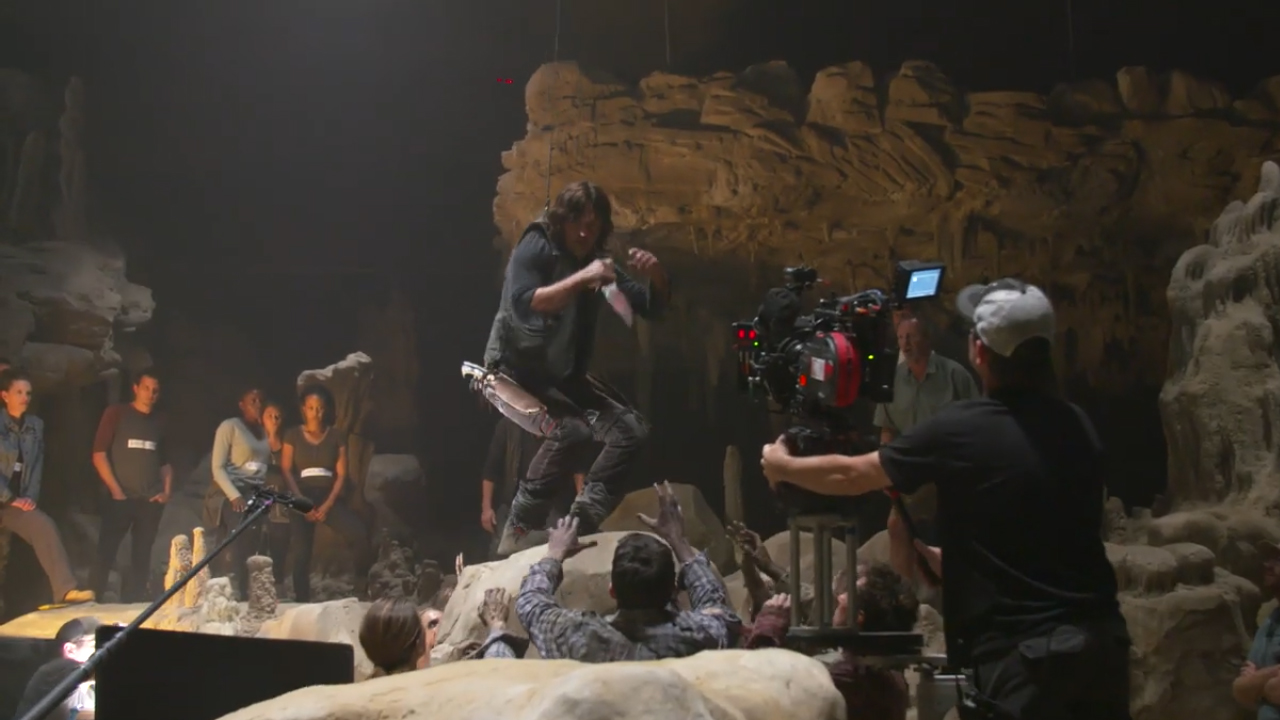 Era tudo de Isopor! Vídeo dos bastidores de The Walking Dead mostra como fizeram as cenas na caverna