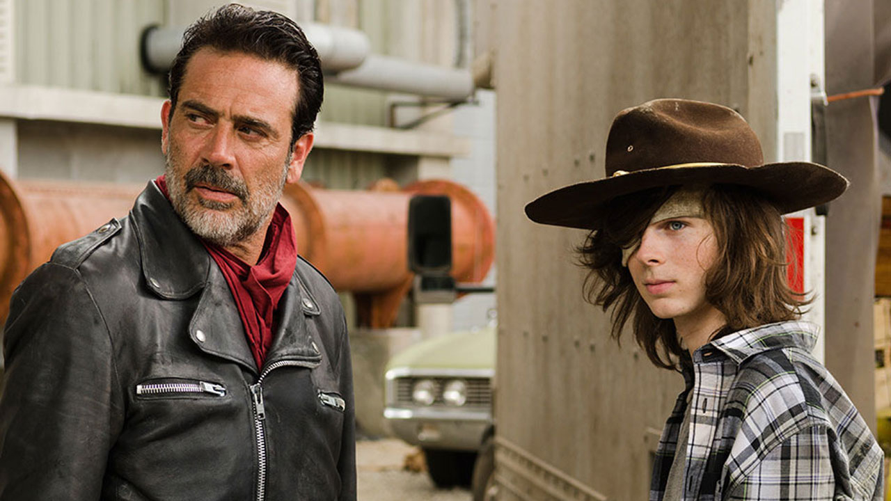 Diretora de The Walking Dead revela cena de Negan e Carl que foi censurada na TV