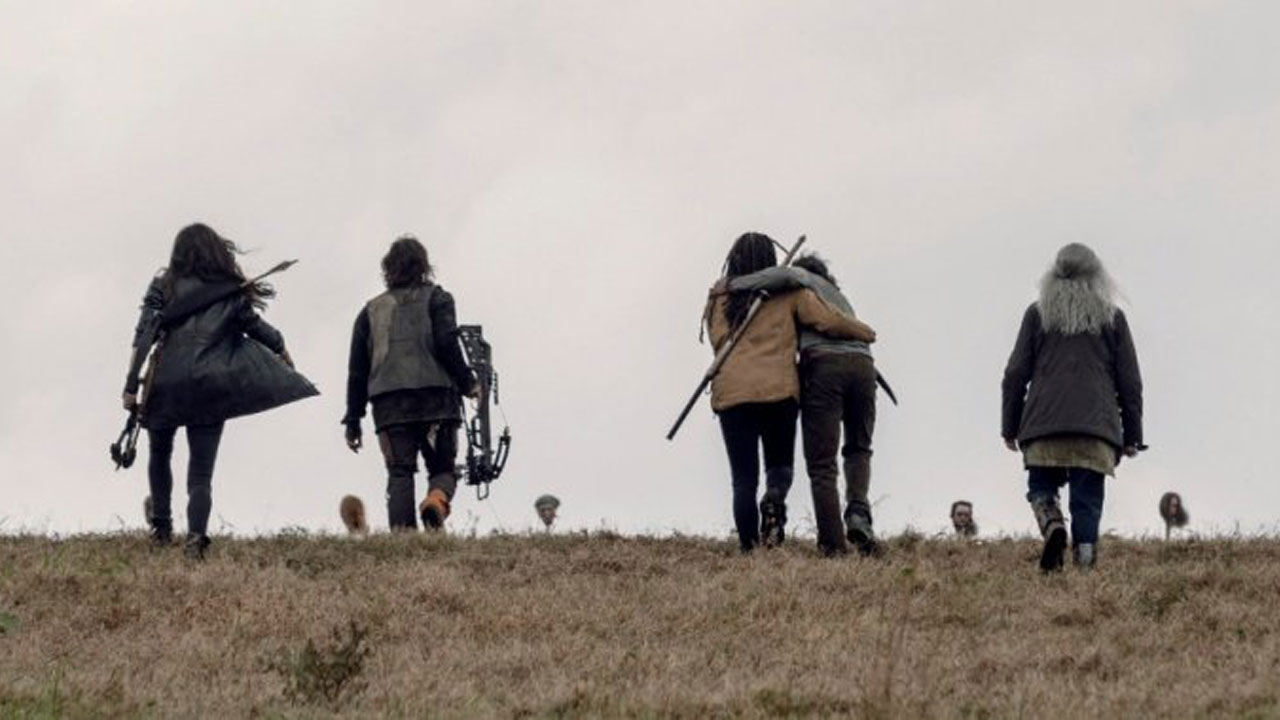 Daryl e Carol sofrem as perdas no Massacre das Estacas, no 15º episódio da 9ª temporada de The Walking Dead.