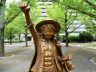 One piece luffy estatua de bronze kumamoto 2
