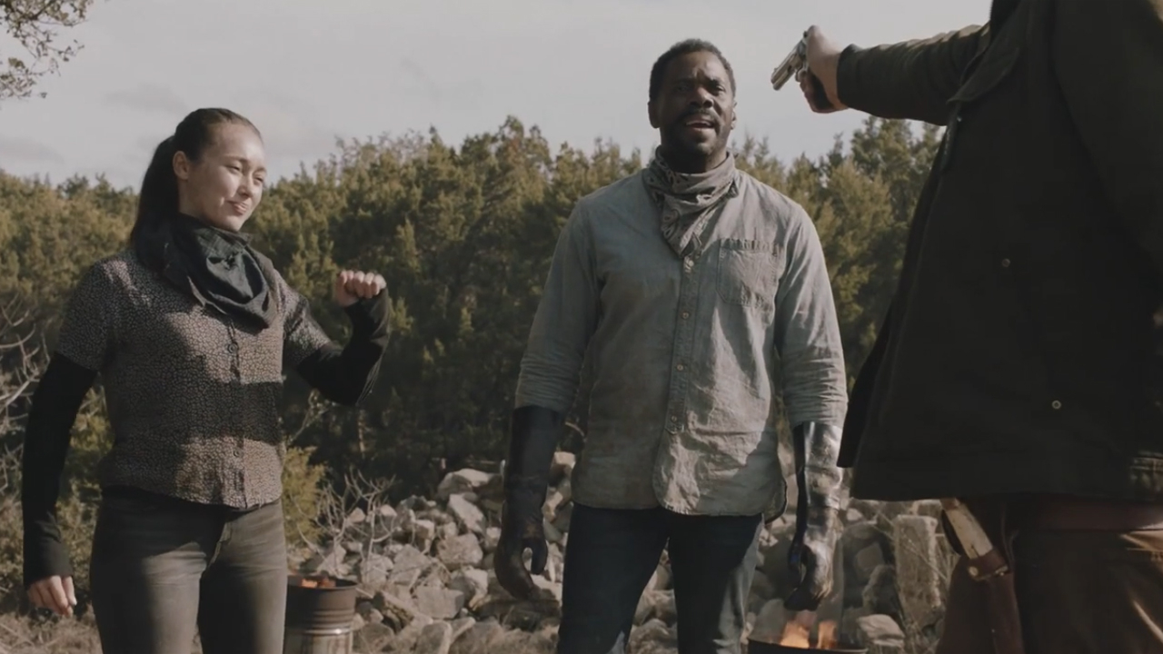 Fear The Walking Dead 6ª Temporada | Strand e Alicia encaram capangas de Virginia em novo vídeo do 2º Episódio