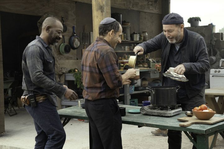 Morgan, jacob e daniel salazar no 10º episódio da 6ª temporada de fear the walking dead (s06e10 - "handle with care").