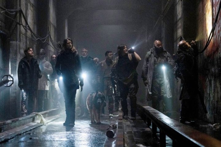 Alden, elijah, maggie, negan, daryl, cão e gabriel em foto promocional da 11ª temporada de the walking dead.