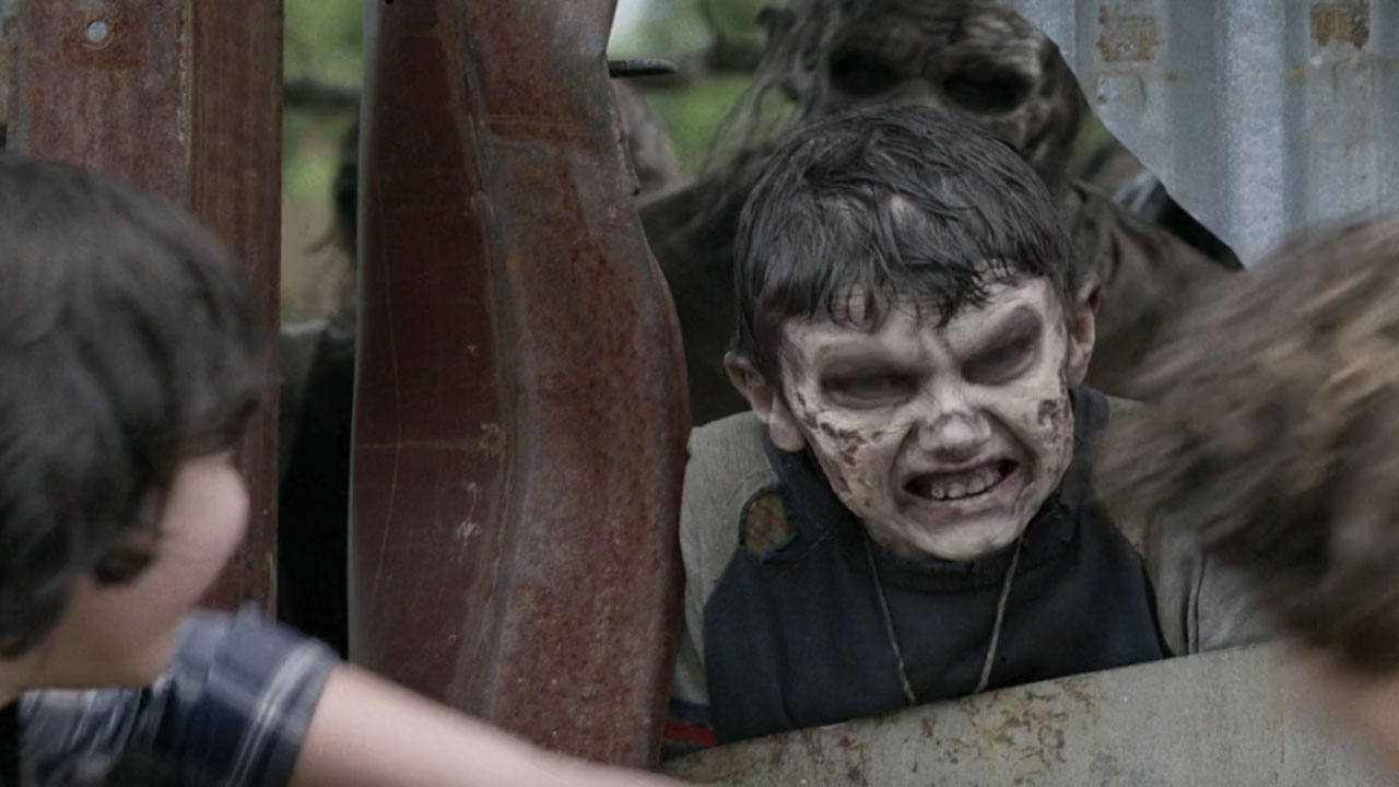 Gus Morgan, o filho de Jeffrey Dean Morgan (Negan) e Hilarie Burton (Lucille) como zumbi no 5º episódio da 11ª temporada de The Walking Dead (S11E05 - 
